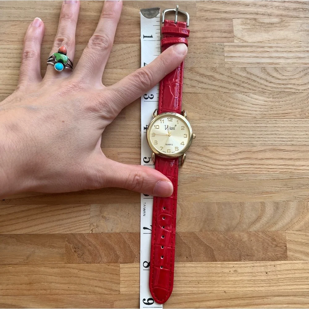Vivani ladies gold tone red fashion Watch NEW BATTERY